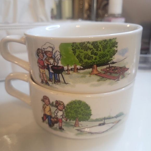 Bundle of Collectors Mugs - Picture 12 of 14